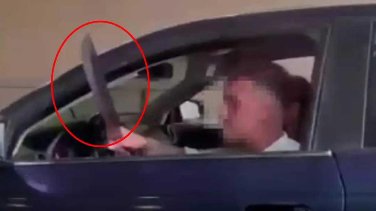 Ankara'da trafik tartışmasında camdan kılıç savurdu; o anlar kamerada