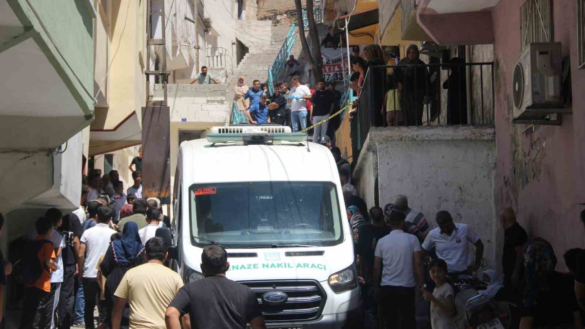 Şanlıurfa'da korkunç olay: Anne ve babası ölü bulundu, 5 yaşındaki Dicle kayıp