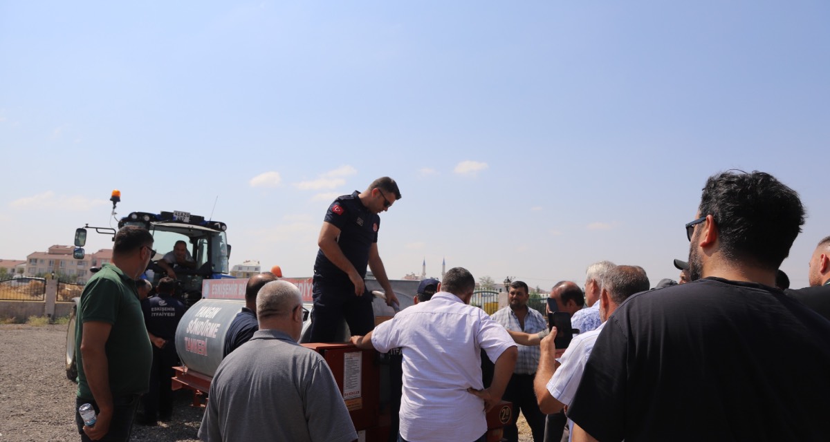 Eskişehir Büyükşehir itfaiyesinden kırsal mahallelerine yangın tankeri eğitimi