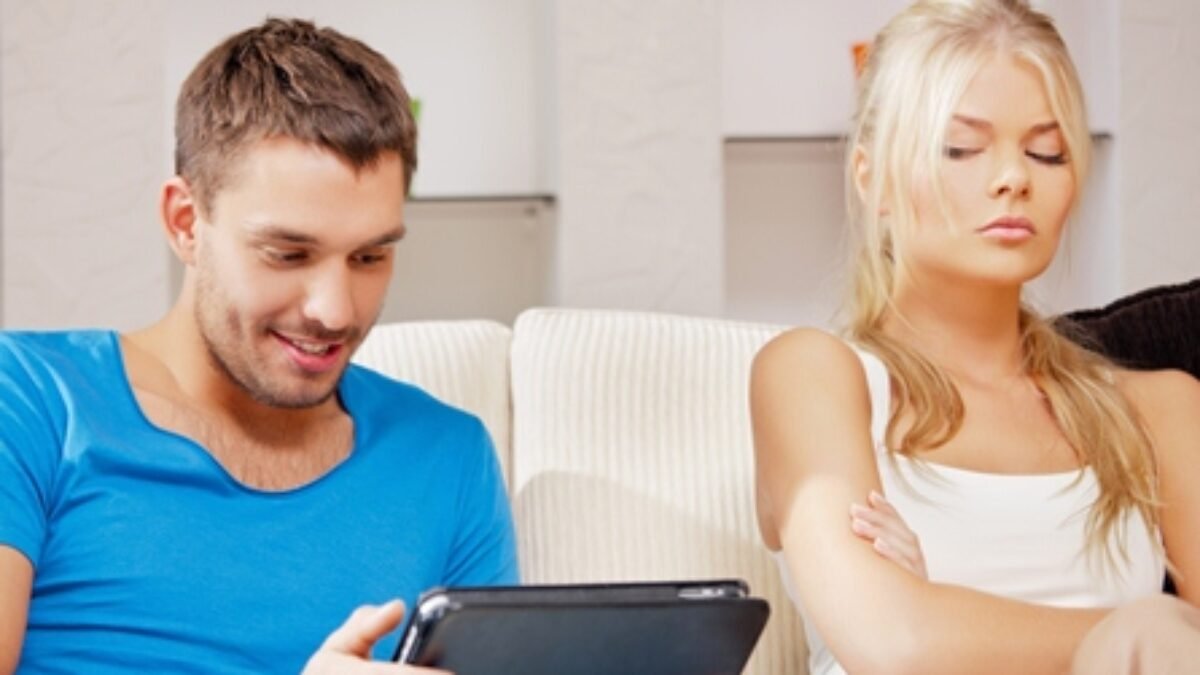 Gizli ajan gibi iz sürerler: Astrolojiye göre en kıskanç 3 burç açıklandı!