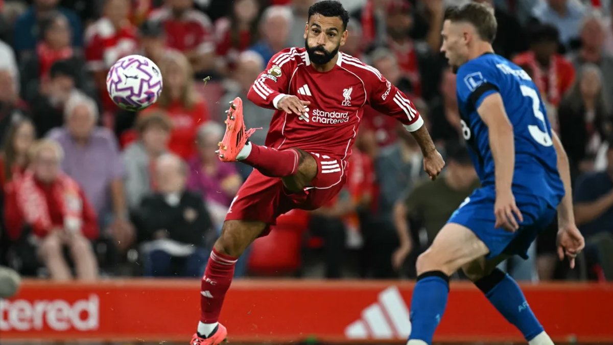 Premier Lig’de perde açıldı: Liverpool Anfield’da coştu, son şampiyon adına yaraşır bir başlangıç yaptı