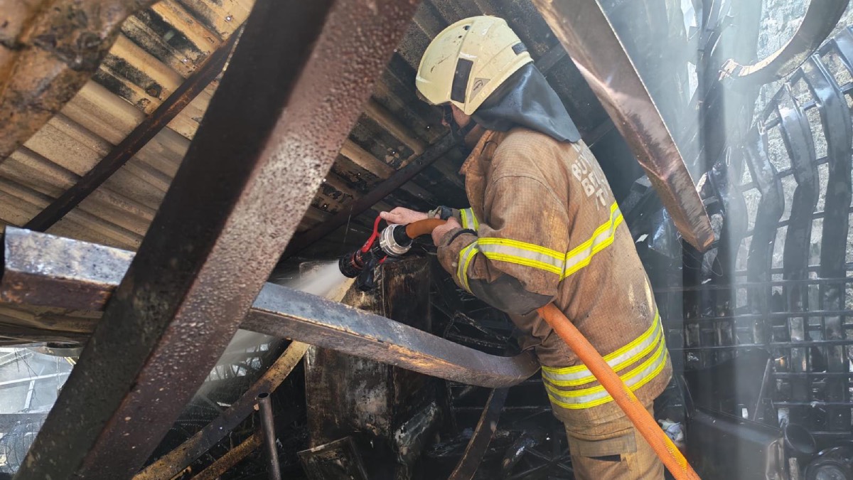 Konak’ta çıkan yangın kontrol altına alındı