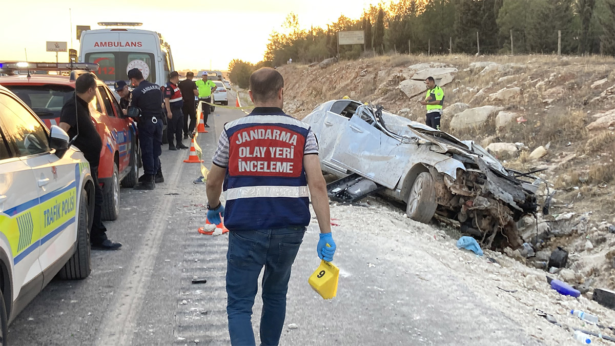 Gaziantep ve Erzurum'da aşırı hız ve dikkatsizlik can aldı! 7 kişi hayatını kaybetti