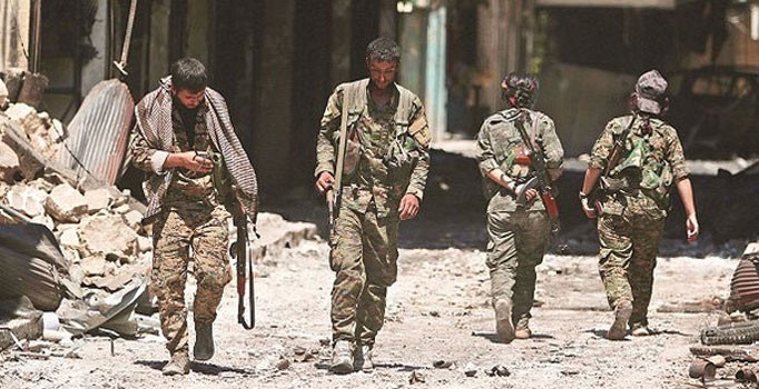Suriye'de yerel halk YPG'ye karşı ayaklandı
