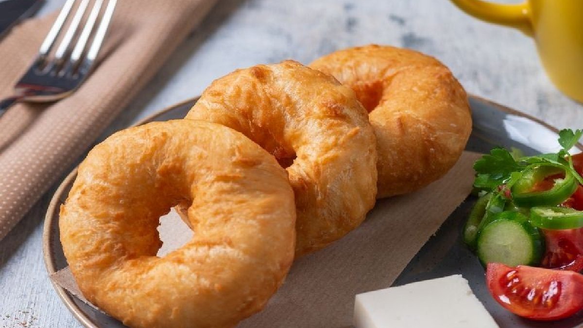 Çayın yanına çok yakışıyor, kimse 1 taneyle kalmıyor! İşte pratik pişi tarifi…