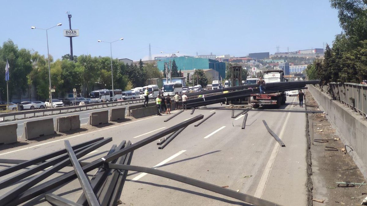 D-100 kara yolunda İstanbul'a dönüş yönü ulaşıma kapandı