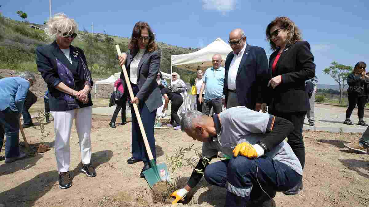 Karşıyaka’da çevre dostu iş birliği: 5 binden fazla fidan bağışlandı