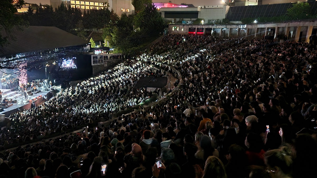Yaz bitti ama Harbiye’de müzik devam ediyor: Sonbaharda da Jolly Joker konserleri sürpriz isimlerle sahne alıyor