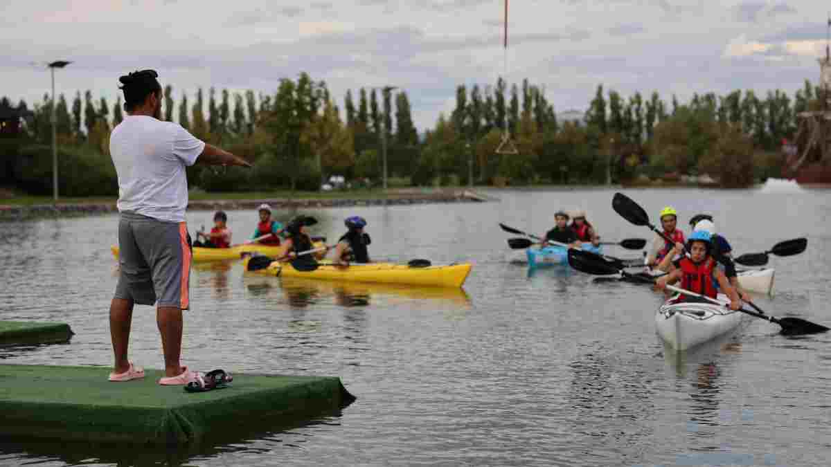 Büyükşehirden yetişkinlere deniz kanosu deneyimi