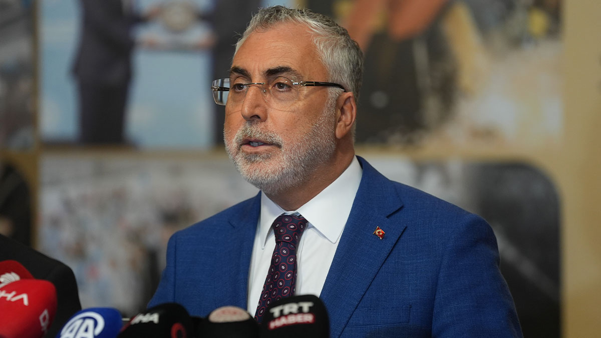 Bakan Işıkhan: Memurlarımızı enflasyona ezdirmeyeceğiz