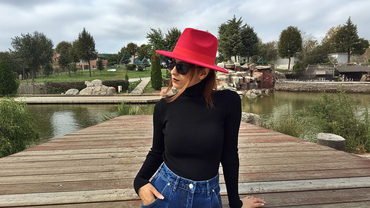 Ankara'da fötr şapka takmak neden bu kadar popüler oldu? Bu yazın en trend aksesuarı