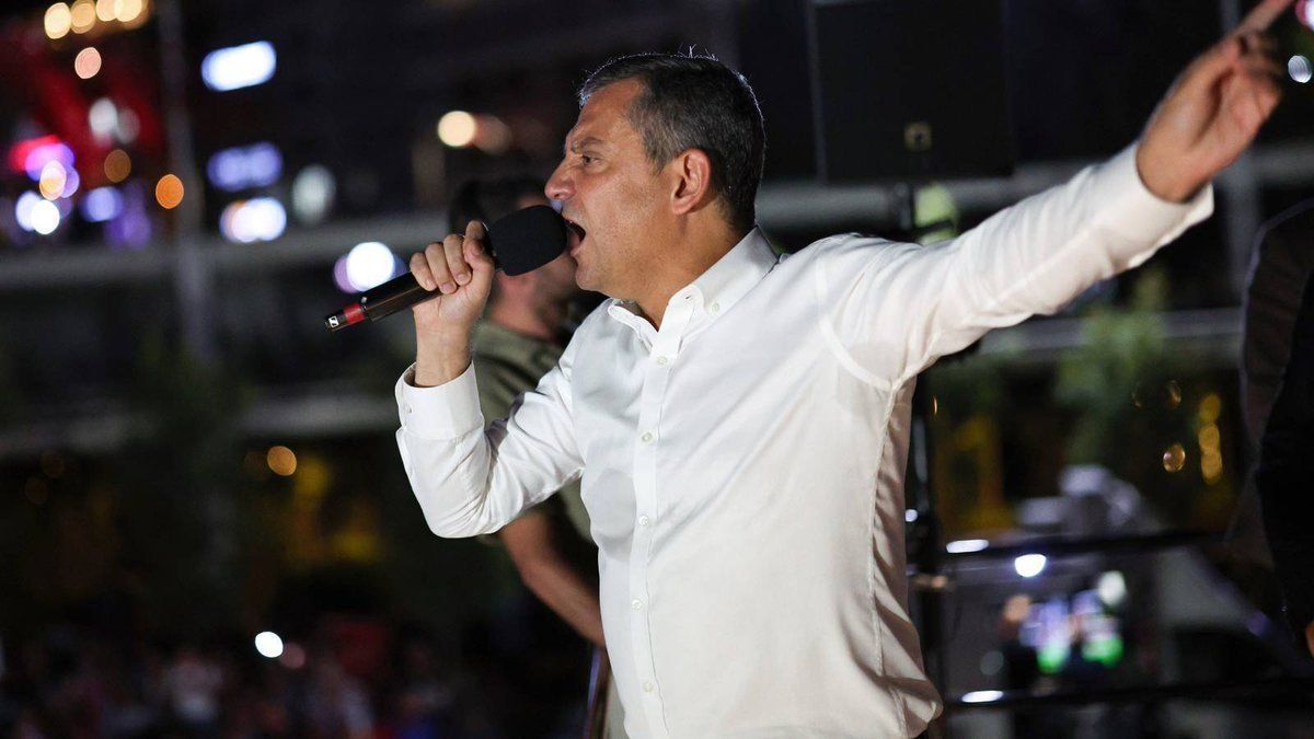 Özel'den memurlara çağrı: Mücadeleniz mücadelemizdir, hepimiz arkanızdayız