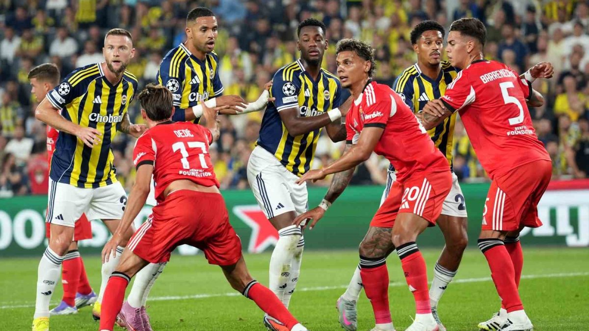 Fenerbahçe-Benfica maçı Portekiz manşetlerinde