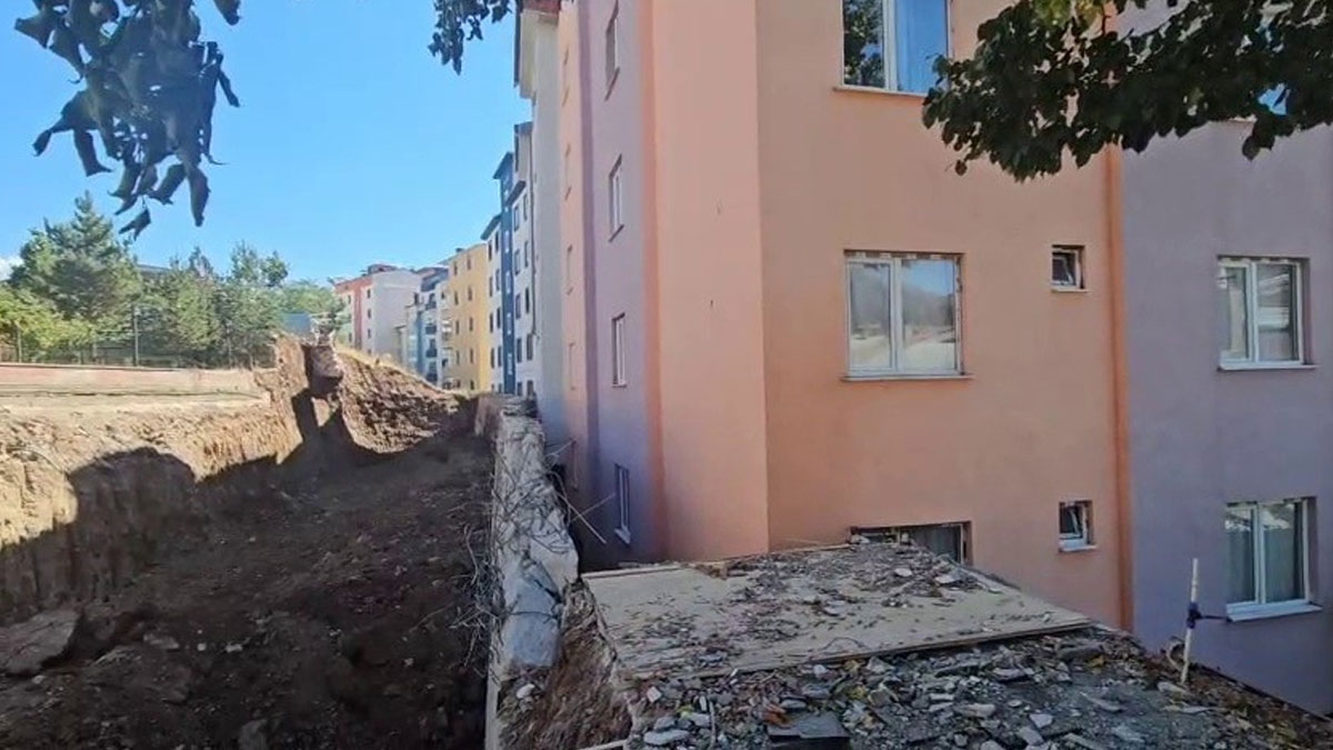 Erzurum'da heyelan: 70 ev boşaltıldı