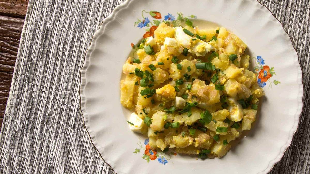 Et suyu ve patatesin uyumunu hiç denediniz mi? Almanların bu lezzeti damak çatlatıyor: İşte kartoffelsalat tarifi