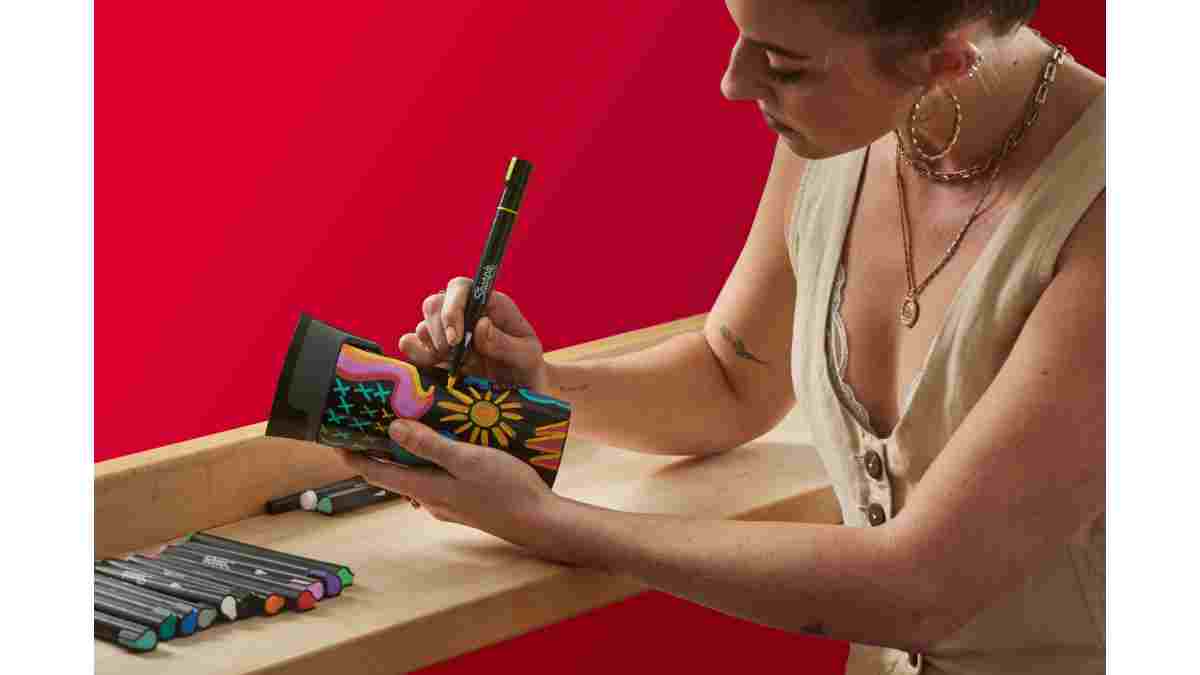 Sanattan okula, her alanda... Sharpie Akrilik Markör sahada