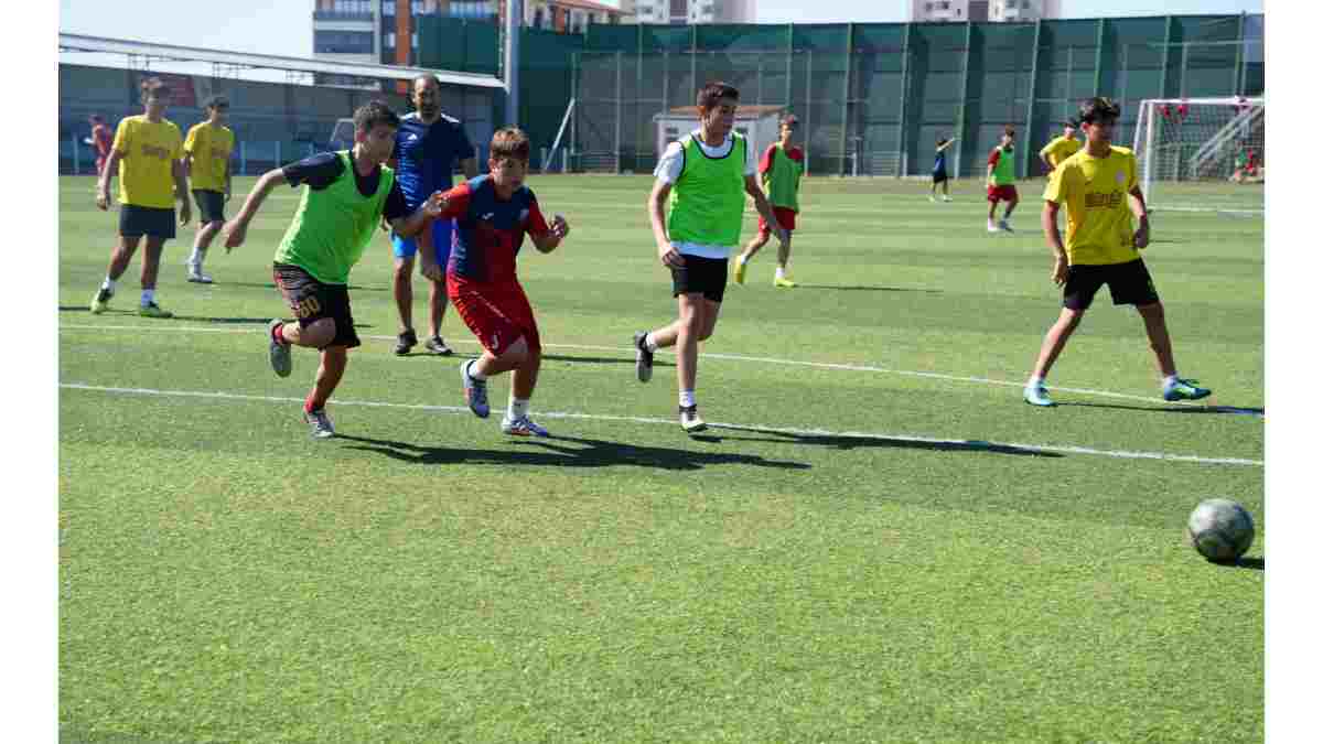 Başkan Sarıkurt’un genç sporculara desteği sürüyor