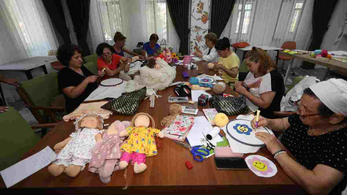Kadınlar mesleklerine ilk adımı bu merkezlerde atıyor: Üstelik eğitimler tamamen ücretsiz...