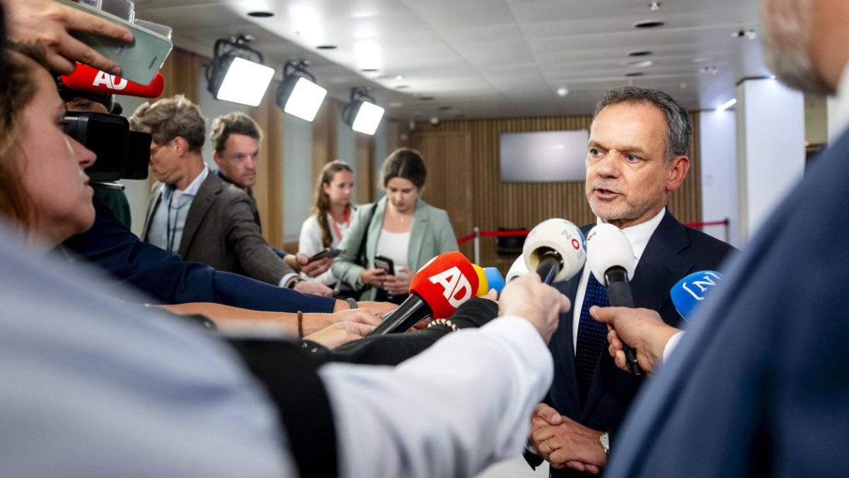 Hollanda’da İsrail gerilimi: Dışişleri dahil 9 bakan istifa etti