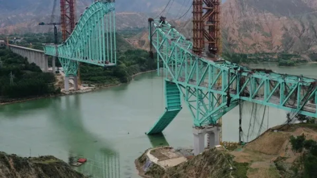 Çin’de köprü inşaatı sırasında çökme: 12 ölü