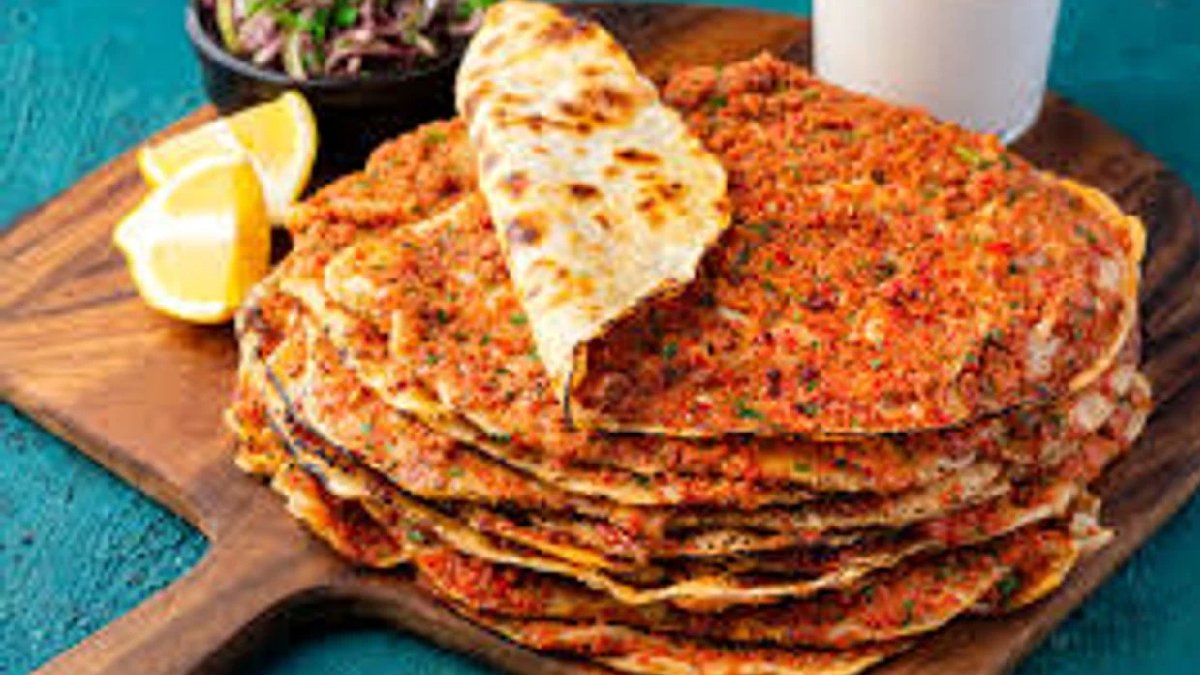 Sahte et skandalı büyüyor: Lahmacunda kanatlı ve sakatat çıktı