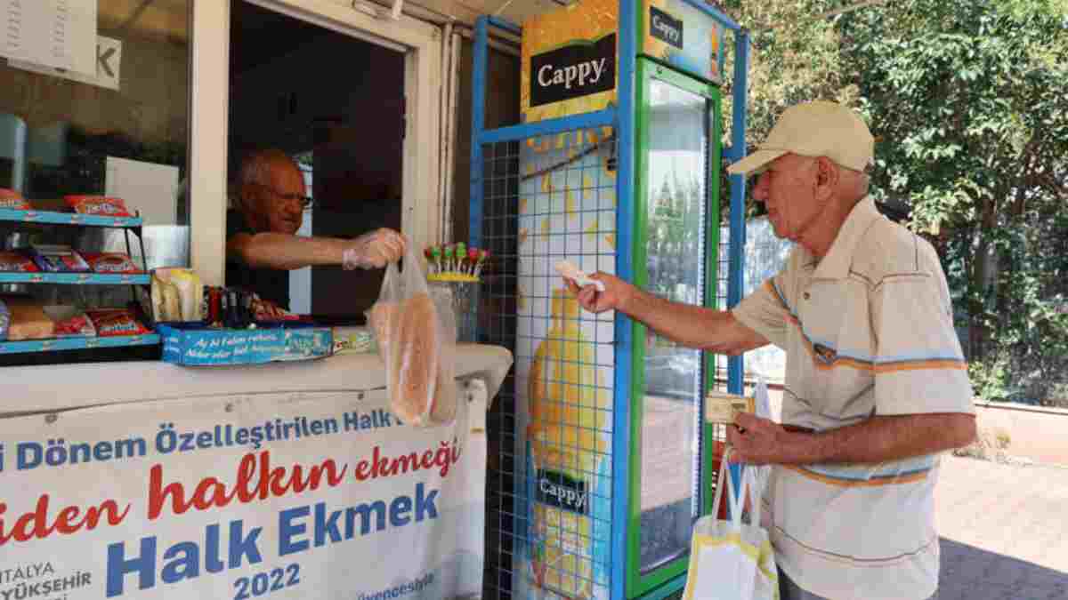 Büyükşehir'in lezzetli ve kaliteli hizmeti: Halk Ekmek...25 farklı ürün her bütçeye uygun fiyatı ile halkın sofrasına ulaşıyor