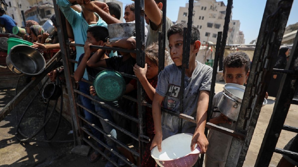 UNRWA: Gazze’de her geçen saat ölüm demek