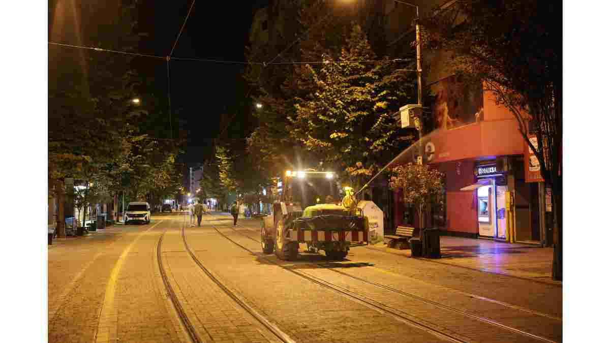 Yeşil alanlar için gece ilaçlamaları devam ediyor