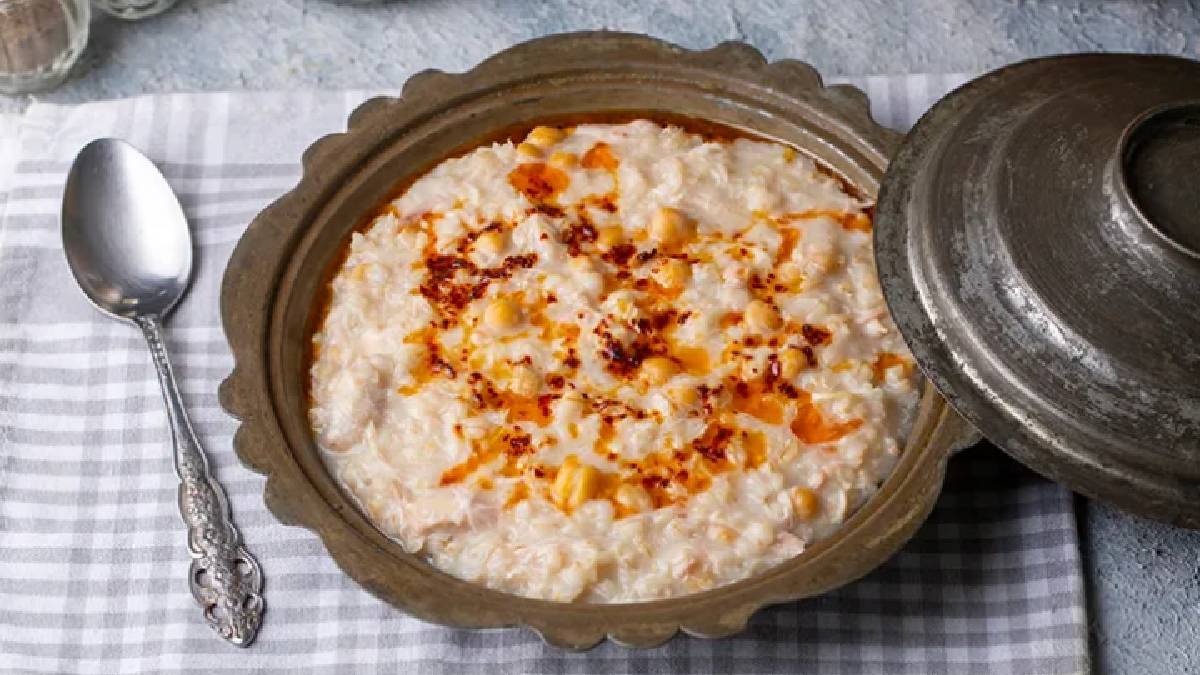 Asırlık lezzet sofralara dönüyor! Yavaş yavaş pişiyor, sabırla lezzetleniyor: İşte enfes keşkek tarifi