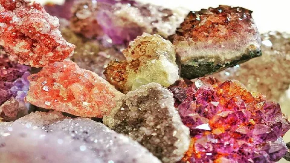 445 Milyon Liralık Kaçak Değerli Taş Operasyonu: 35 Gözaltı