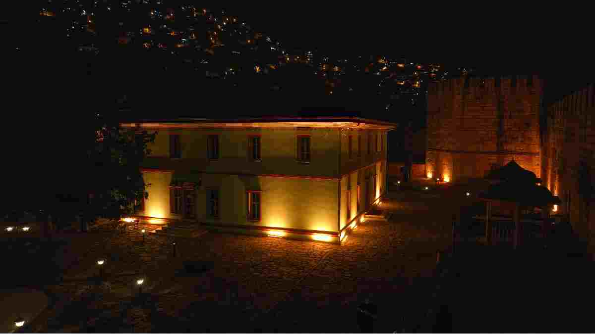 Müzeler geceleri de ziyarete açık