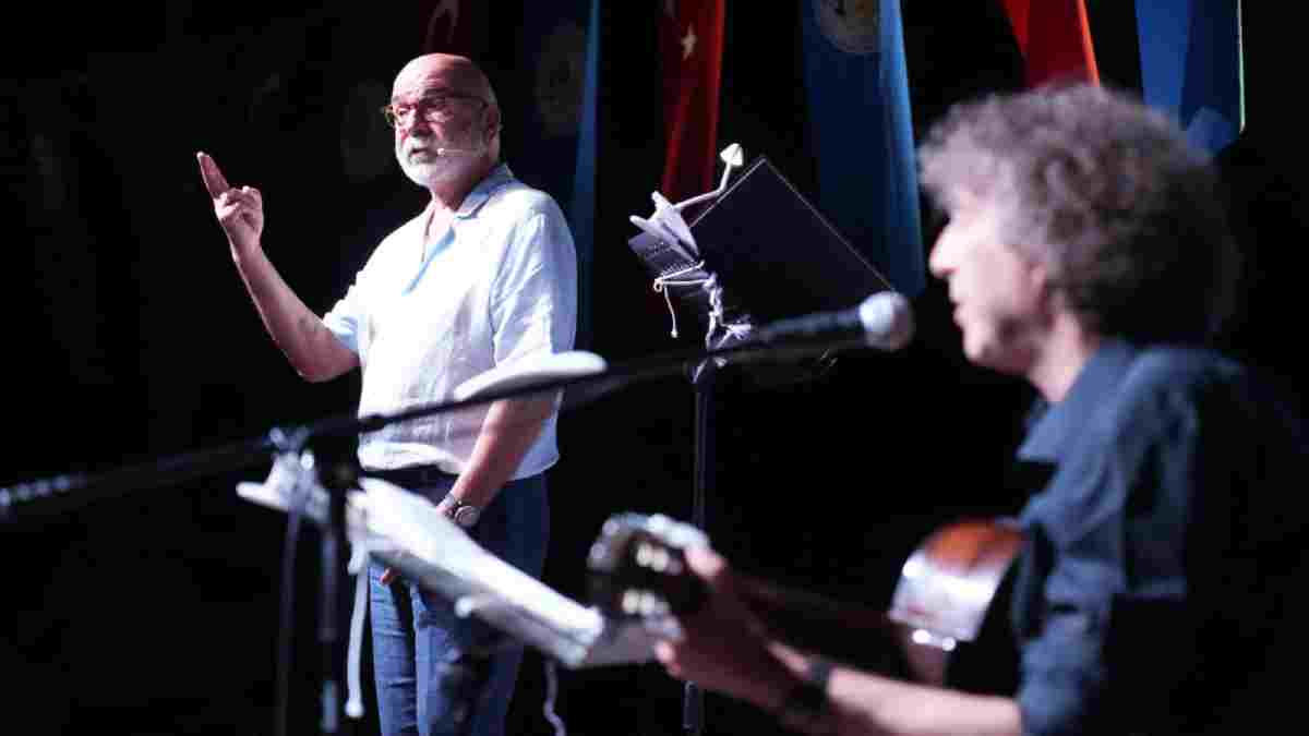 Boğaziçi’nde şiir ve müzik eşliğinde sanat dolu bir akşam yaşandı
