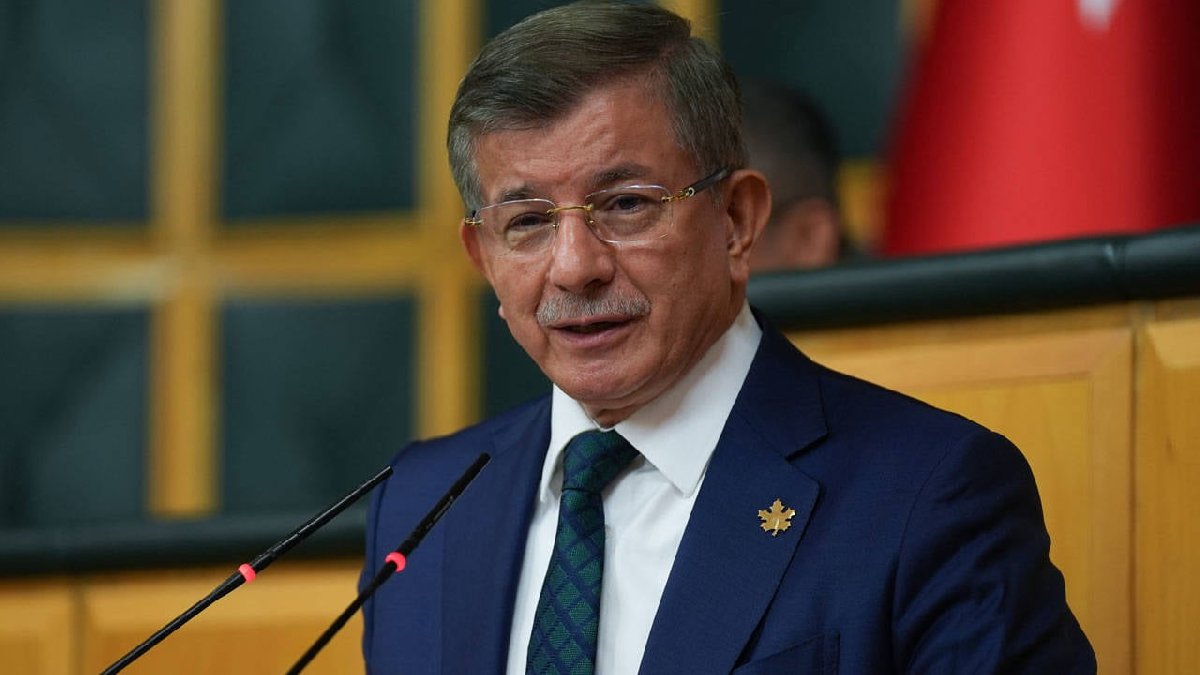 Davutoğlu akademisyen maaşlarını gündeme getirdi: Nitelik düşmanlığı geleceğimizi yok ediyor