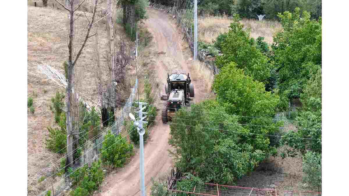 Kumluca Belediyesi yayla yollarında çalışmalarını sürdürüyor