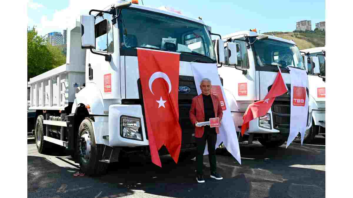 Türkiye Belediyeler Birliği’nden Finike’ye araç desteği