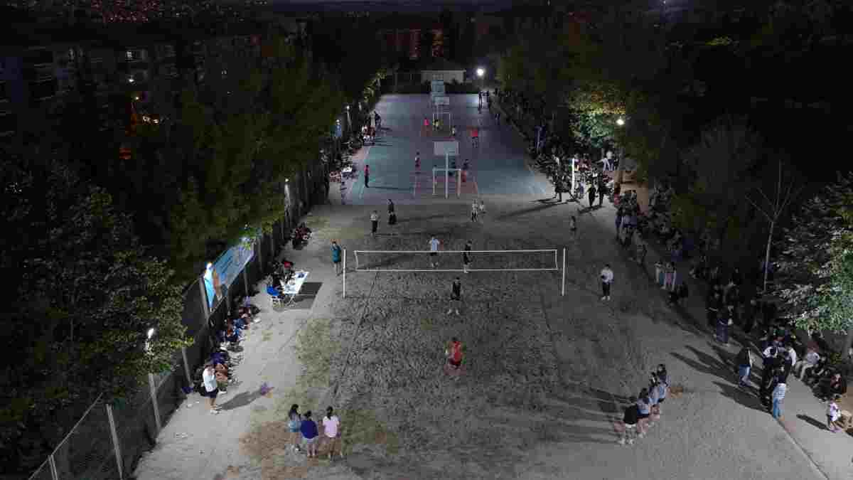 Başkan Bakkalcıoğlu gençlerin turnuva heyecanına ortak oldu