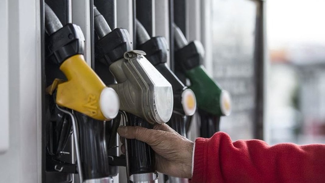Araç sahiplerine kötü haber: Benzinin ardından şimdi de motorine büyük zam geliyor