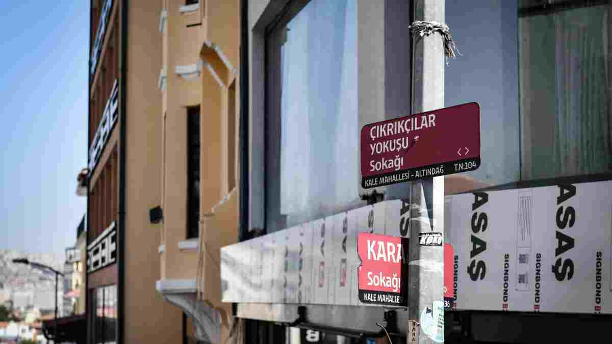 Hem cephe iyileştirme hem kentsel tasarım: Ulus Çıkrıkçılar Yokuşu’nda değişim başladı