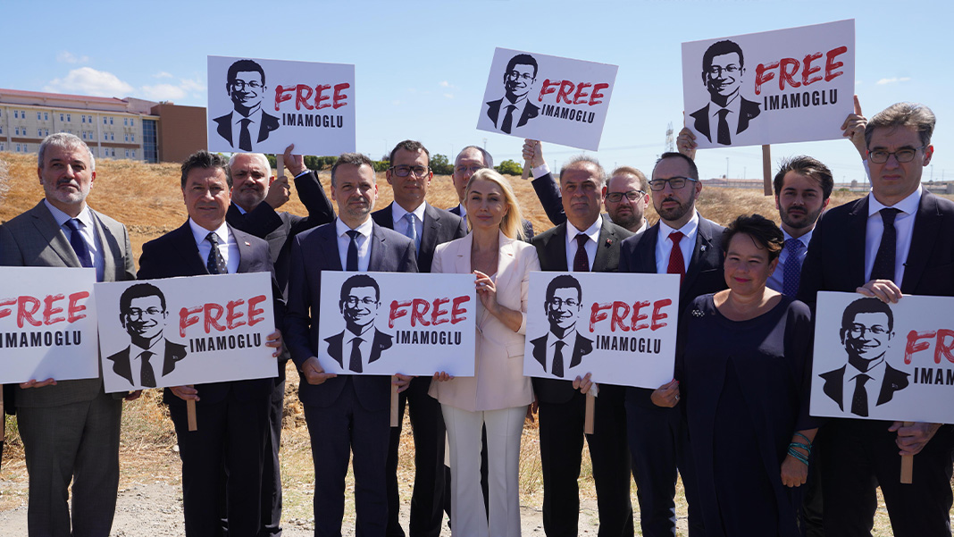 Avrupalı belediye başkanları İBB’de: İmamoğlu’na 'Özel Demokrasi Ödülü'