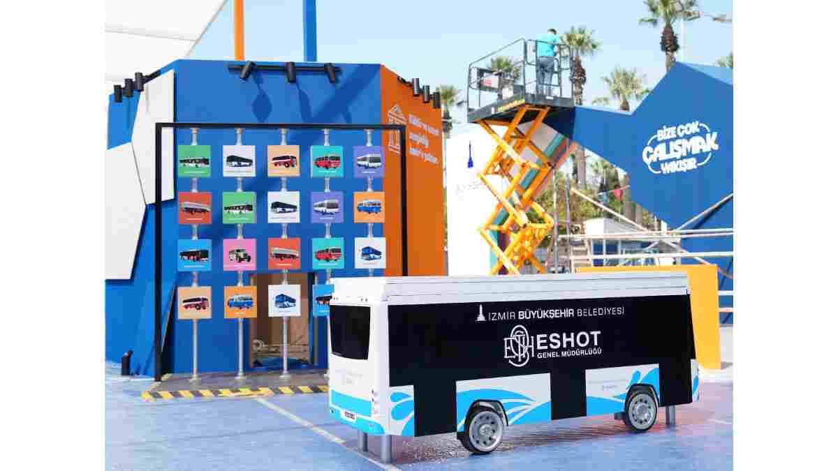 ESHOT standında ulaşım tarihine keyifli bir yolculuk var