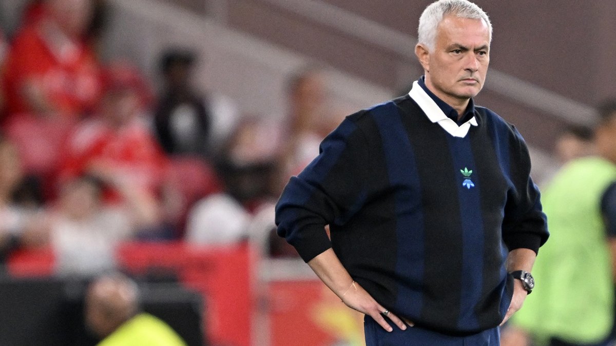 İşte Mourinho'nun yerine gelecek ilk isim! Gürcan Bilgiç canlı yayında açıkladı