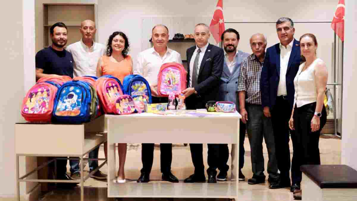 Çorlu Rotary Kulübü'nden Sevgi Çarşısı’na kırtasiye malzemesi bağışı