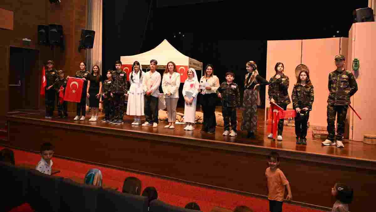 “Zaferin Kahramanları” adlı çocuk oyunu beğeni topladı