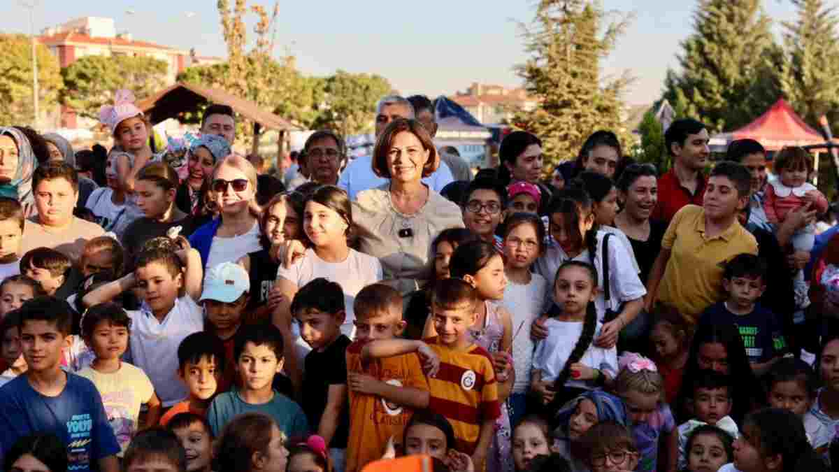 “Çocuklarımız aydınlık yarınların teminatı”