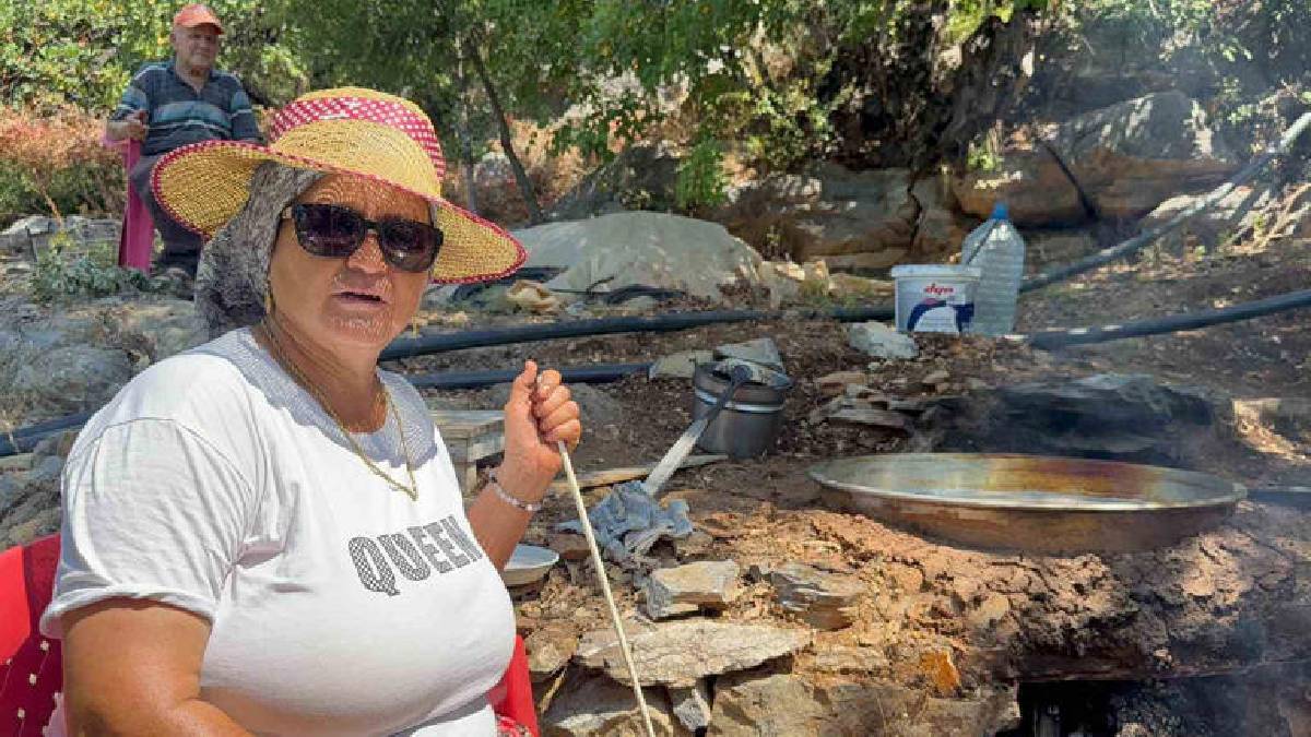 Önce toplanıyor, imece usulü işleniyor! Külden gelen lezzet: Saatler süren emek istiyor