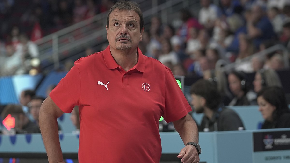 Ergin Ataman'dan Olympiakos maçının hakemlerine tepki