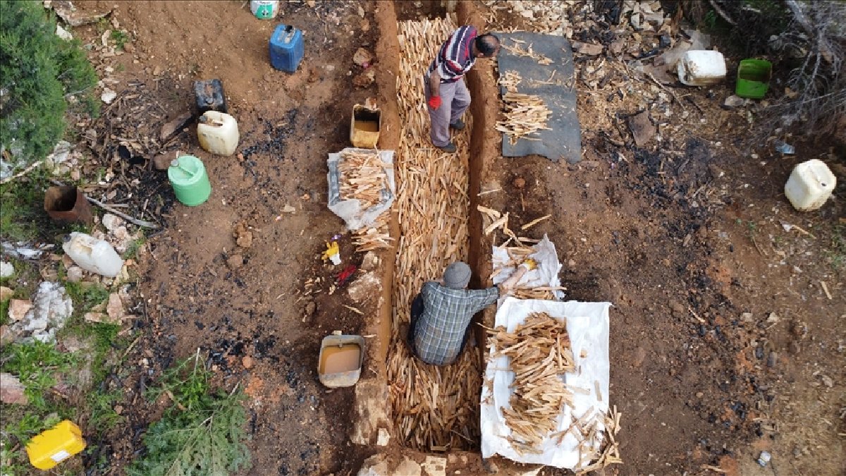 Toprağa gömüyorlar, 72 saat boyunca başında bekliyorlar! 3 saatte bir kontrol ediliyor, ondan başka yapan kalmadı