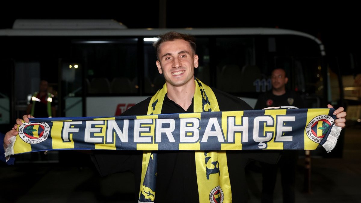 Fenerbahçe'nin yeni transferi Kerem Aktürkoğlu İstanbul'a geldi: Şampiyonluk için buradayım