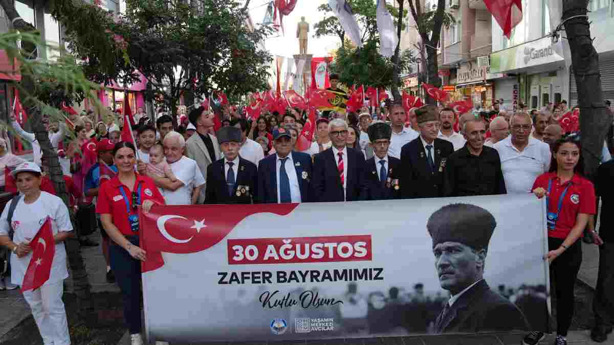 Büyük Zaferin 103. Yılı  Avcılar’da coşkuyla kutlandı