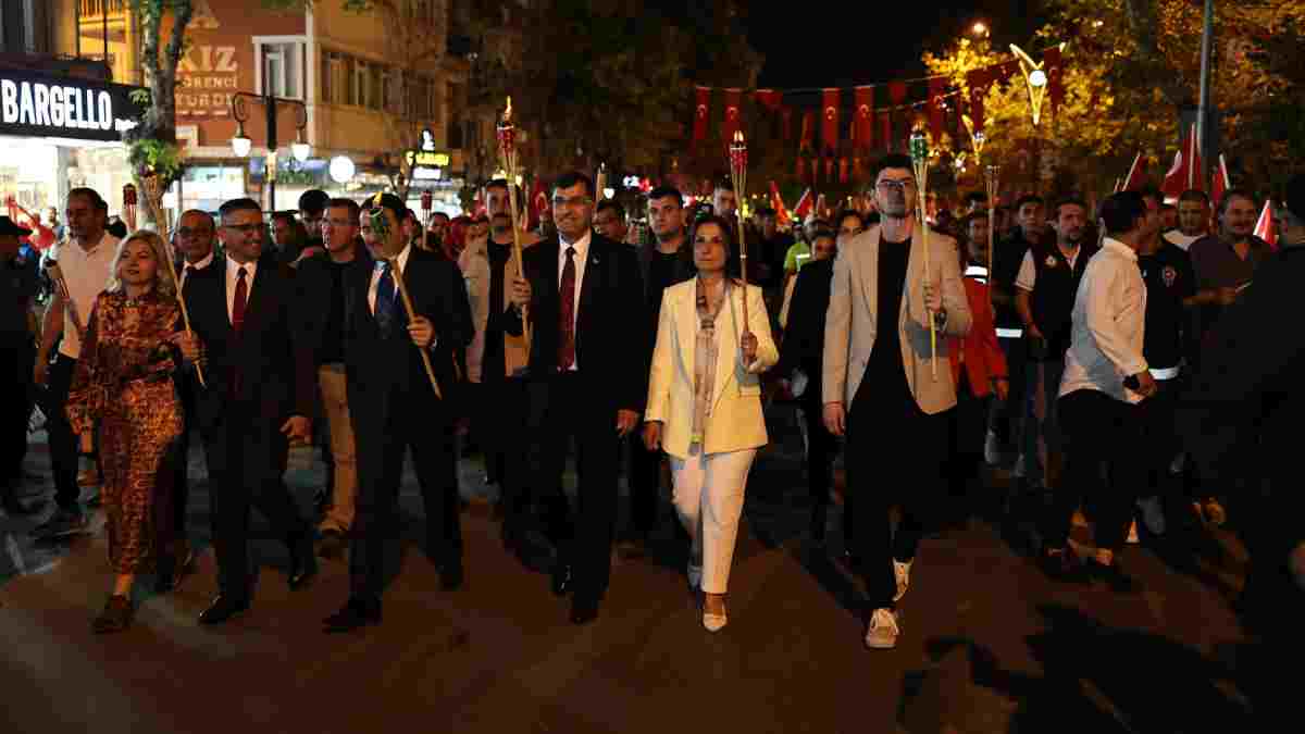 Şanlı zaferin coşkusu Kütahya'nın sokaklarında yaşandı